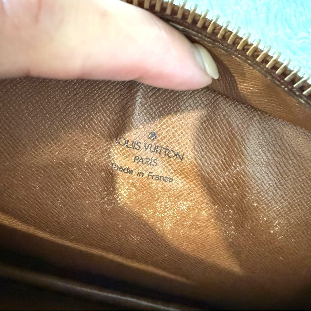 Louis Vuitton Vintage Authenticated Toiletry 15 Pouch Monogram Canvas France - Picture 7 of 14